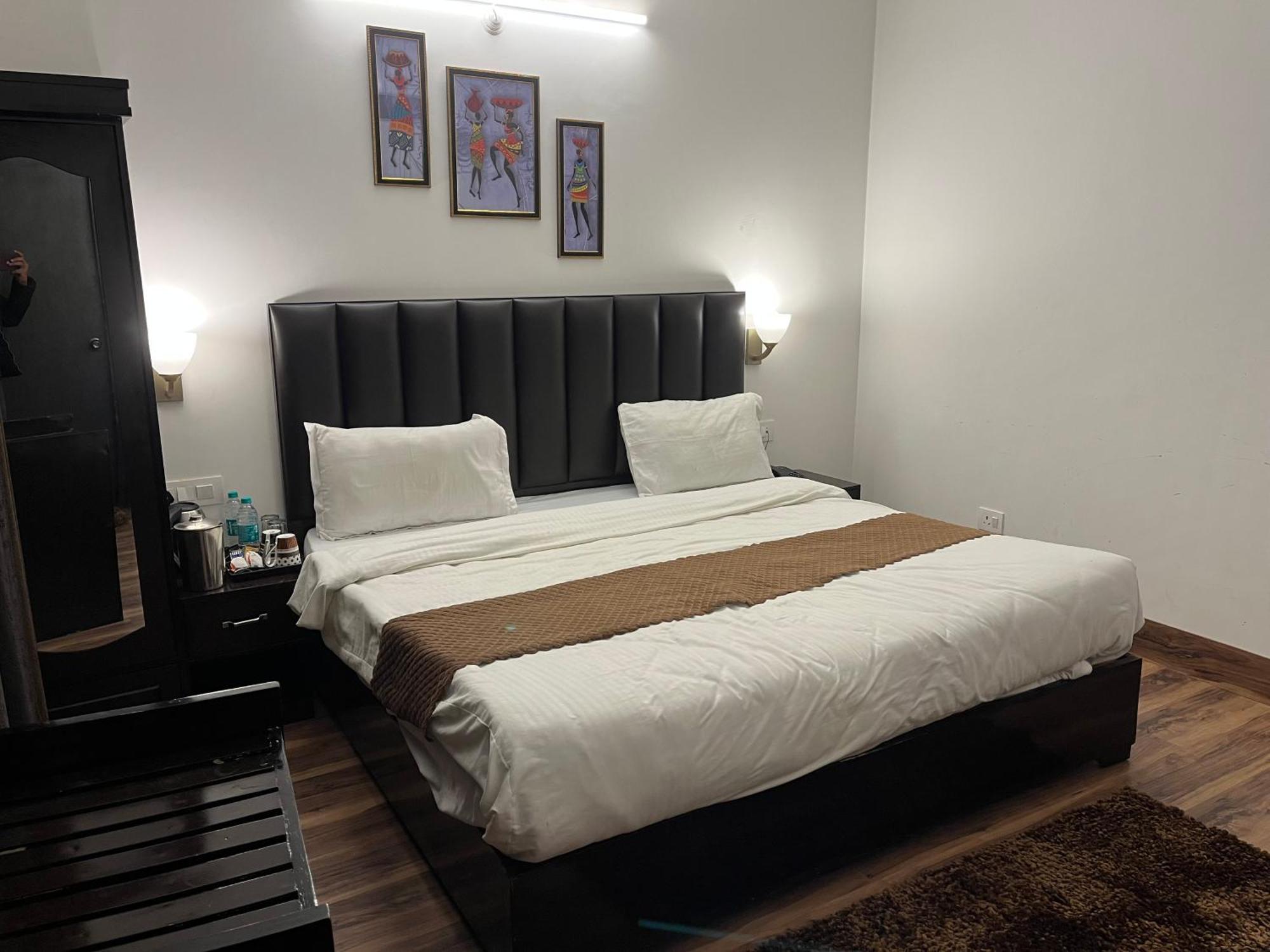 Cedar Woods Resort By Heyan Hotels 奈尼塔尔 外观 照片
