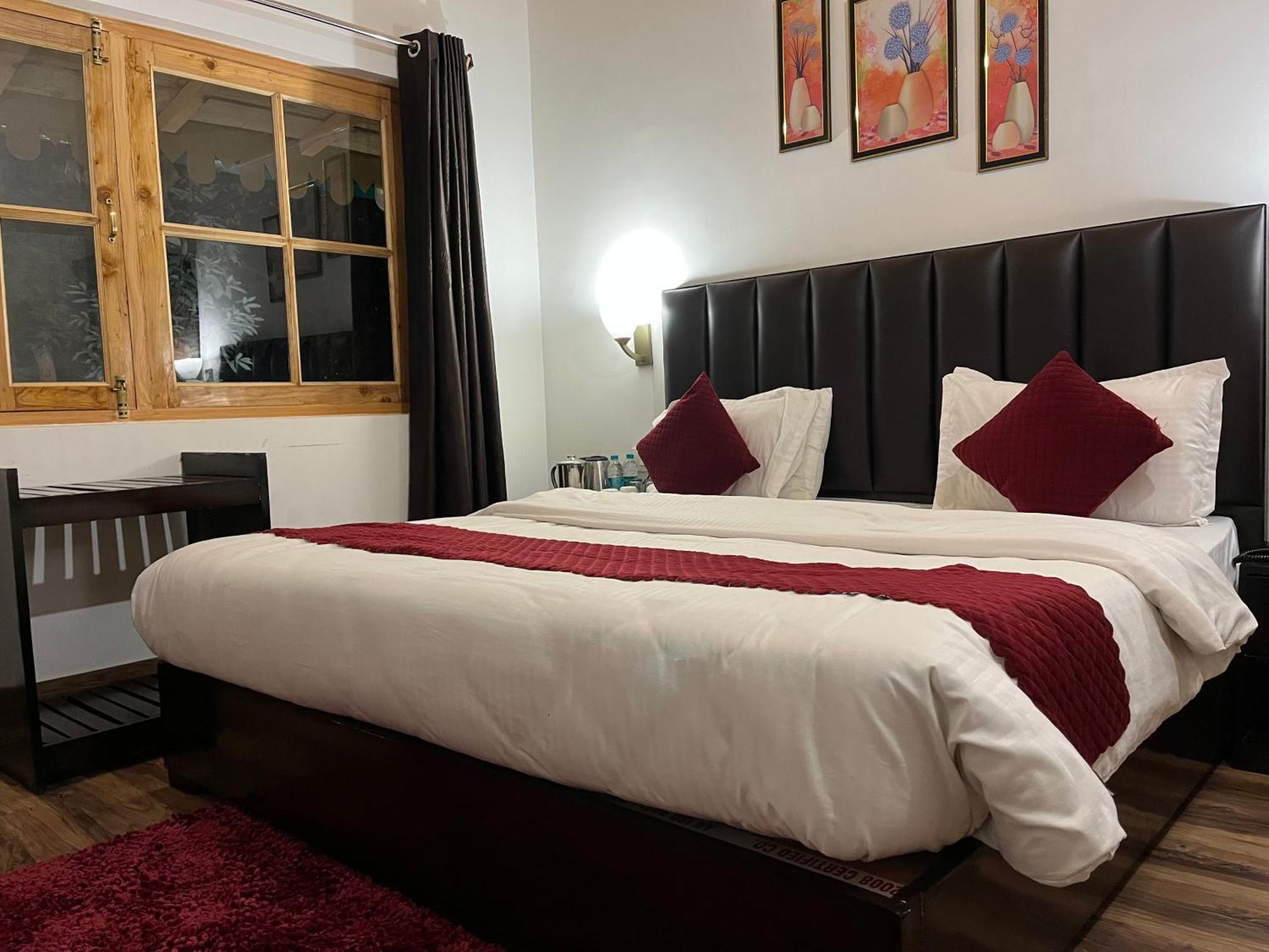 Cedar Woods Resort By Heyan Hotels 奈尼塔尔 外观 照片
